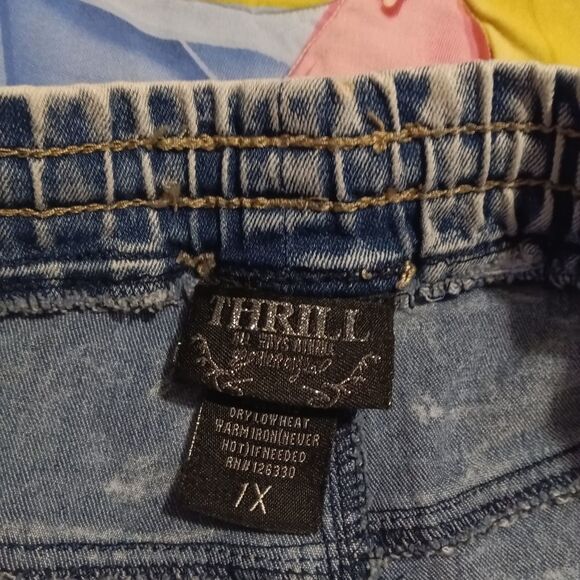 Thrill brand Denim Drawstring Shorts - 1X. (0254) - Picture 3 of 6